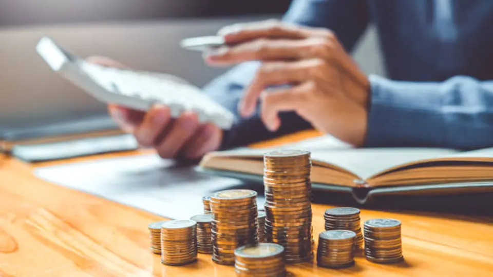 UNAM lanza curso gratis para administrar tu dinero y salir de deudas