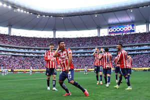 Daniel Aguirre llena de elogios a la 'Hormiga' González: "Su futuro es muy grande"