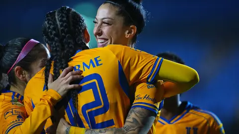 Tigres Femenil le pasa por encima a Gallos Blancos de Querétaro y se acerca al liderato