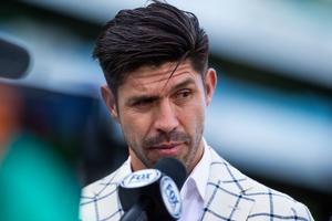 Oribe Peralta lanza 'dardo' a Chicharito y asegura que 'se la pela'