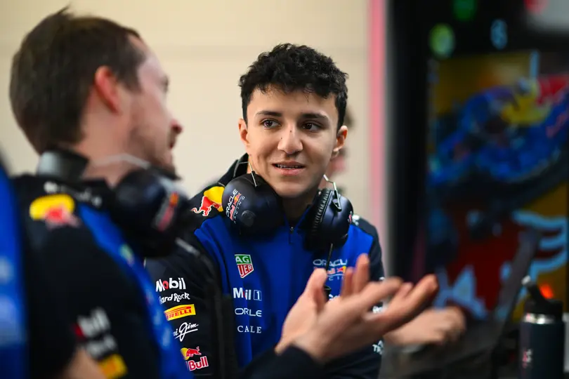 Isack Hadjar durante las pruebas de pretemporada en 2026 | RED BULL