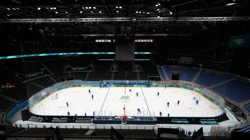 Jugadores de la Selección Francesa de hockey entrenan previo al inicio de la actividad en los Juegos Olímpicos de Invierno | AP