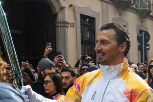 Zlatan Ibrahimovic presente en el recorrido de la antorcha olímpica en los JJ. OO. de Invierno