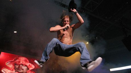 ¿Dónde ver el show de Kid Rock en el Super Bowl 2026? Presentación alternativa a la de Bad Bunny