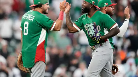 Randy Arozarena y Joey Ortíz tras victoria de México en el Clásico mundial | AP