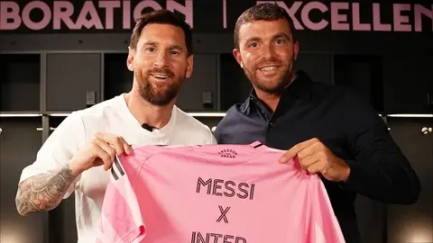 Romadno junto a Lionel Messi en la noticia de la renovación del argentino | IG: @fabriziorom