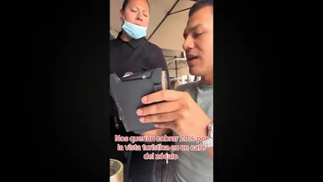 Restaurante cobra extra por tener 'vista turística' al Zócalo de la CDMX