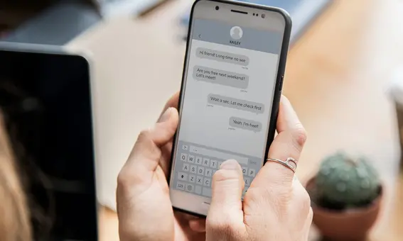 Ahora solo falta la aprobación del Senado para hacer realidad el derecho a la desconexión digital / FREEPIK