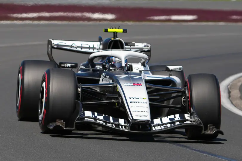 Valtteri Bottas en su monoplaza MAC-26 de Cadillac durante las P2 del GP de Australia | AP