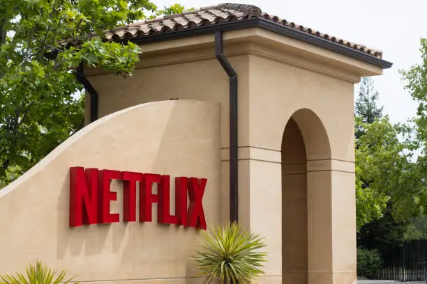 Algunos celulares, televisores inteligentes y otros dispositivos dejarán de ser compatibles con Netflix. / iStock