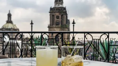 ¿Pueden los restaurantes cobrar extra por “vista turística” en la CDMX? Esto dice la ley