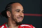 ¡Max Moorstappen! Lewis Hamilton presenta a su vaca con un nombre peculiar