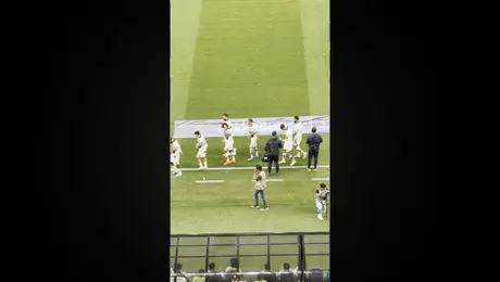 Afición de Chivas abuchea a Uriel Antuna en el Akron
