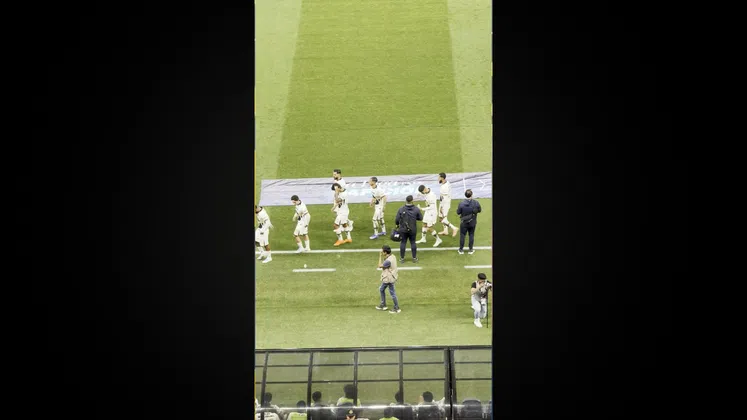 Afición de Chivas abuchea a Uriel Antuna en el Akron