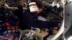 Astronautas hacen comercial involuntario de Nutella en la Luna