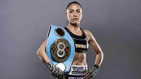 Policía de la CDMX, Irma García, retiene campeonato mundial supermosca tras vencer a Emma Dolan