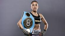 Policía de la CDMX, Irma García, retiene campeonato mundial supermosca tras vencer a Emma Dolan