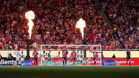 Mercado Libre convierte cada gol en descuentos y revoluciona la publicidad en el futbol mexicano