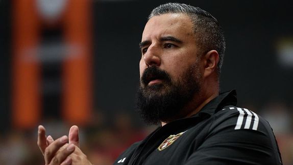 "Es mi derrota": Álvaro Morales asume culpa tras debut fallido con Peluche Caligari