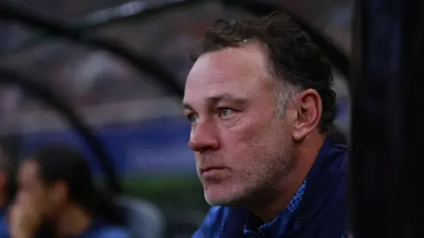 Gabriel Milito analizando un partido Chivas| MEXSPORT
