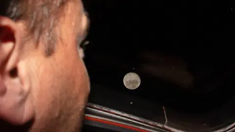 “Integrity”, nombre de la cápsula de Artemis II, fue propuesto para un cráter ubicado en la cara oculta lunar. / AP