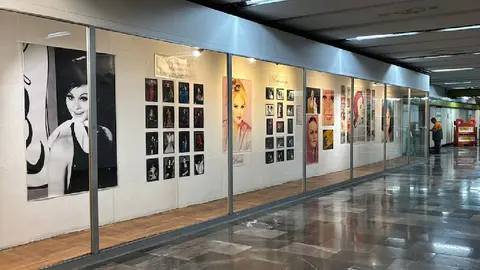 Metro CDMX homenajea a Rocío Dúrcal con exposición fotográfica: dónde está y qué ver