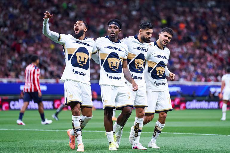 Pumas celebra uno sus goles contra Chivas | MEXSPORT