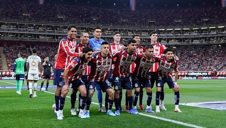 ¿Quiénes son los suplentes de Chivas que apuntan a la titularidad con las bajas para el Mundial?