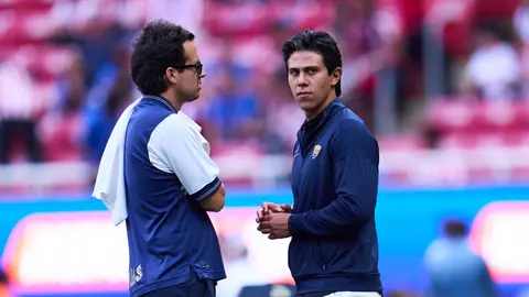 JJ Macías reapareciendo para apoyar a los Pumas frente a Chivas | MEXSPORT