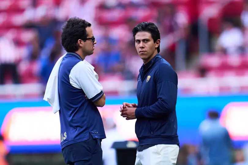JJ Macías reapareciendo para apoyar a los Pumas frente a Chivas | MEXSPORT