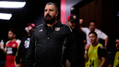 "Es una ching…": afición de Peluche Caligari reacciona al debut de Álvaro Morales como entrenador