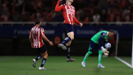 Mercado Libre convierte cada gol en descuentos y revoluciona la publicidad en el futbol mexicano