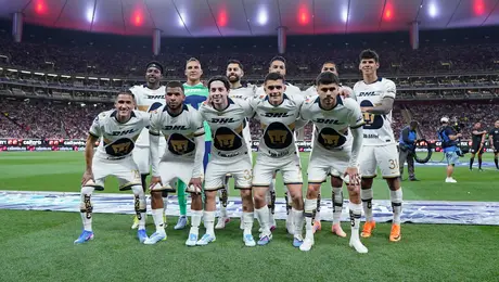Pumas a pie en Guadalajara: Autobús se descompone y los deja 'varados'