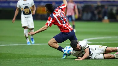 Polémico final: Así fue el penalti que le marcaron a Chivas vs Pumas