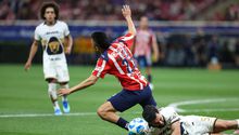 Polémico final: Así fue el penalti que le marcaron a Chivas vs Pumas