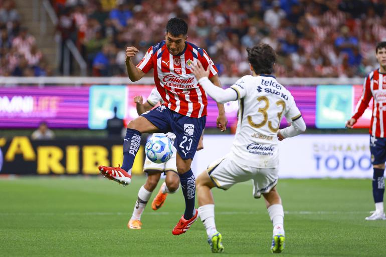 Daniel Aguirre enfrentando a Jordan Carrillo | MexSport