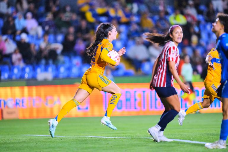 Diana Ordóñez consigue el descuento para Tigres Femenil ante Chivas | MEXSPORT