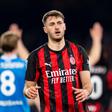 Santiago Giménez en partido con AC Milan| AFP