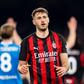 Santiago Giménez en partido con AC Milan| AFP
