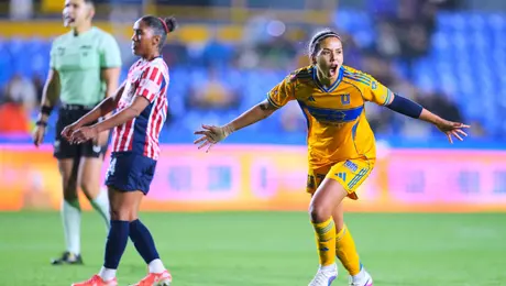 ¡Partidazo en el Volcán! Tigres y Chivas empatan en un duelo lleno de goles y emociones