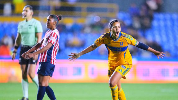 ¡Partidazo en el Volcán! Tigres y Chivas empatan en un duelo lleno de goles y emociones