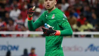Óscar Whalley: la apuesta silenciosa de Chivas en liguilla que sigue sin debutar en Liga MX