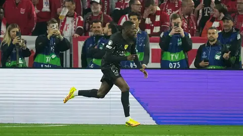 Ousmane Dembélé en celebración con PSG ante Bayern Munich en Champions League | AP