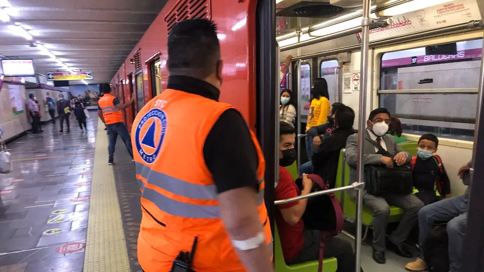Usuarios deberán mantener la calma ante la alerta sísmica que sonará a las 11:00 horas. / Metro CDMX