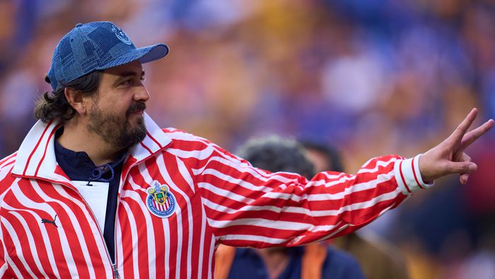 Amaury Vergara en un partido de Chivas en la Liga MX | MEXSPORT