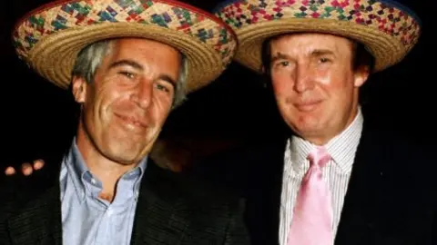 El senador Chuck Schumer respondió con otra imagen editada, elevando la tensión en redes sociales. / @SenSchumer
