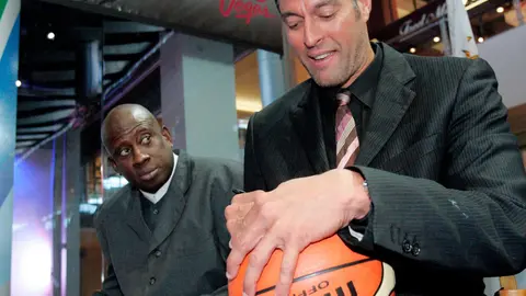 José 'Piculín' Ortiz en homenaje de la NBA | AP