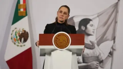 Sheinbaum destacó la influencia positiva de BTS entre las y los jóvenes mexicanos durante la Mañanera del Pueblo./ AP