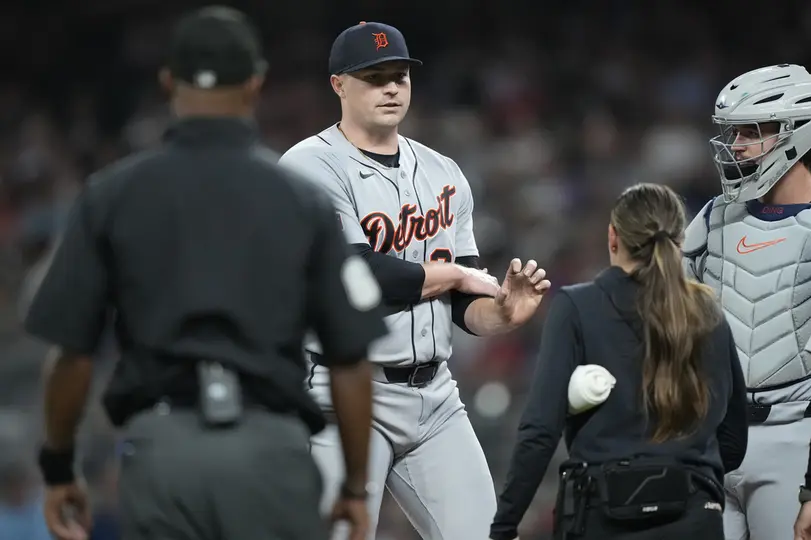 Tarik Skubal sufre lesión en juego de la MLB | AP