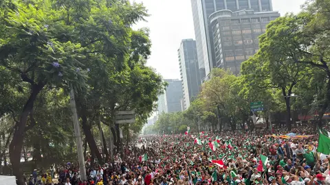Desde temprana hora, miles de personas comenzaron a llegar a Paseo de la Reforma / Gina Sánchez